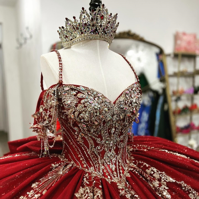 Red Quinceanera Dresses Beading Sequin Gold Appliques Bow Off The Shoulder Vestidos De 15 Anos Birthday Party Sweet 16 Dress Dr0320