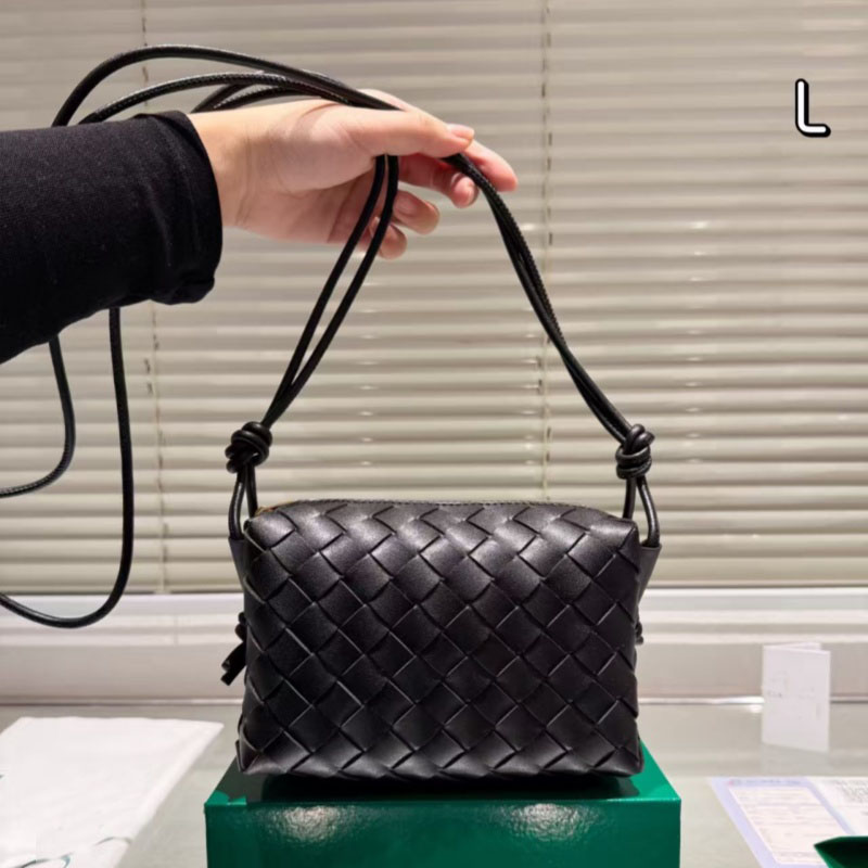 Elegant Pressed Leather Handbag for Evenings Cross Body Intrecciato Design with Secure Zip Closure