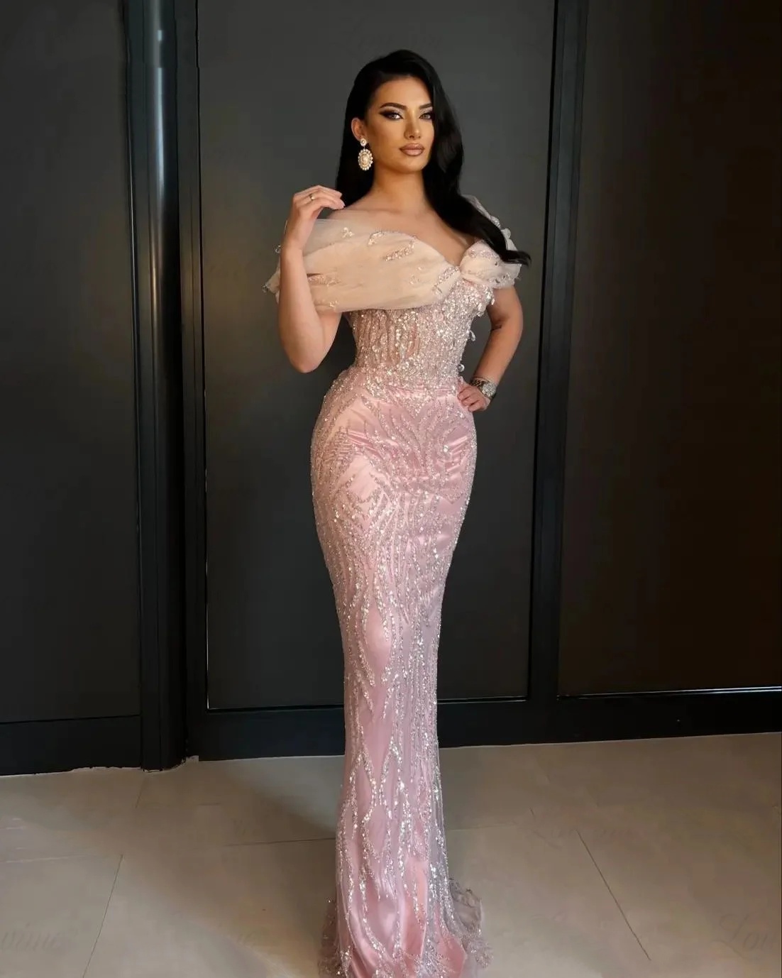 Elegant Evening Dresses For Women Off Shoulder Sleeveless Gown Crystal Sequins Sweep Train Customized Dress Party