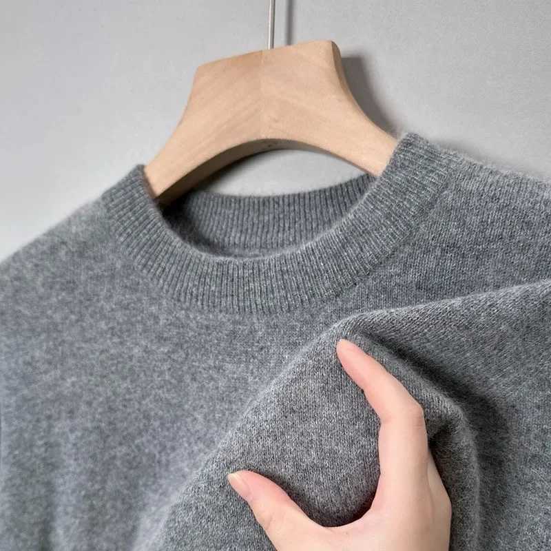 High Quality Woolen Sweater Mens 00% Pure Wool Thickened Warm Semi-turtleneck Round Neck Winter Knit Base Pullover Mens Top W250322