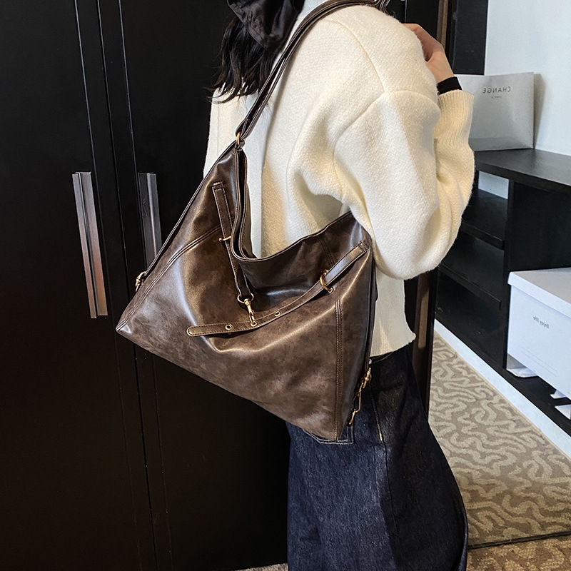 NEW hot 2025 free shipping designer bags Solid color high-capacity Comfortable Handheld for Ladies' daily versatility