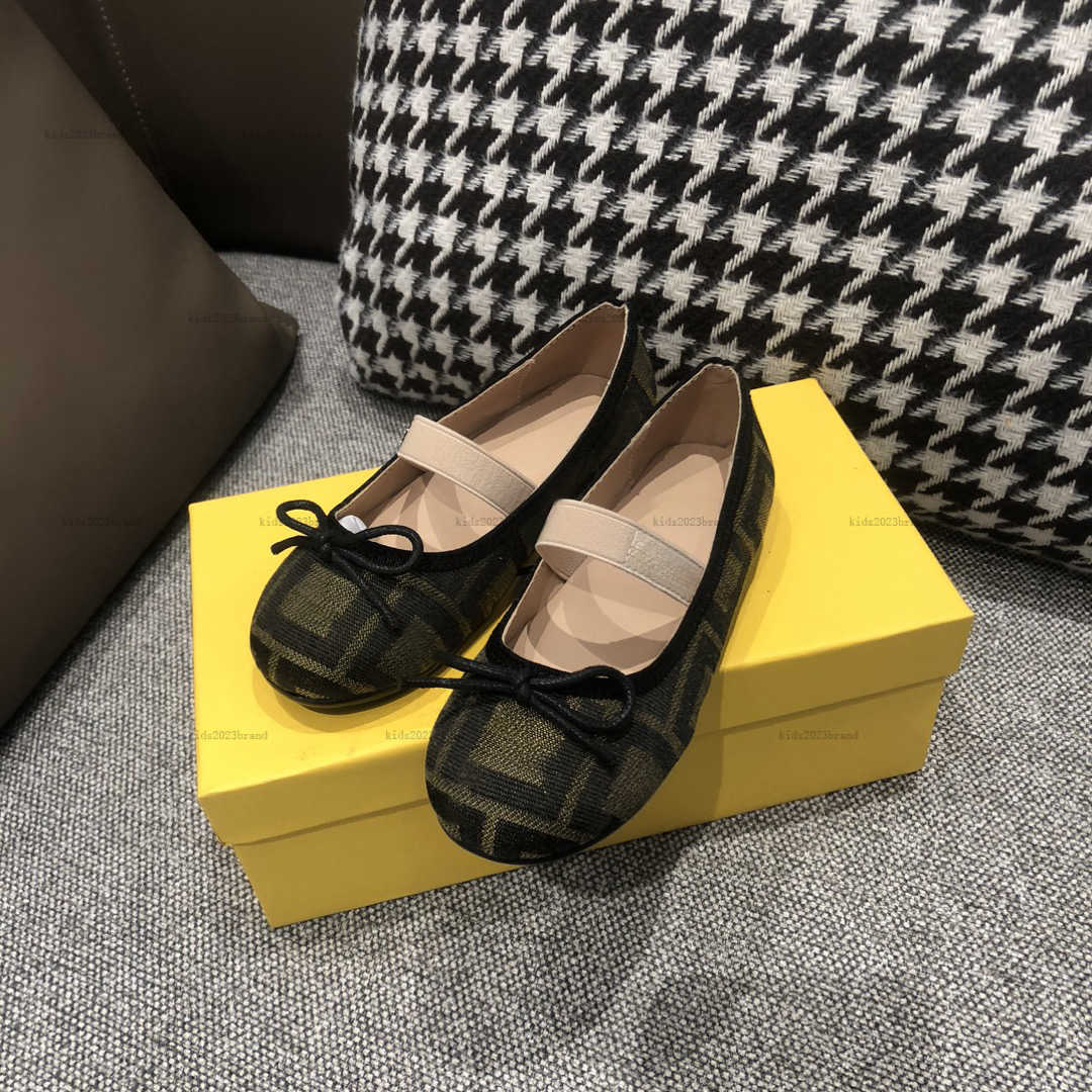 New Girl flat shoes Contrasting printing Child Sneakers Baby Shoes Size 26-35 Box Packaging Bowknot Design Girls Leather shoes