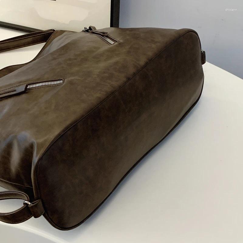 2025 NEW Totes Autumn And Winter Style Women's Shoulder Bag Large Capacity Soft Texture Handbag Solid Color PU Crossbody zhanyishengli