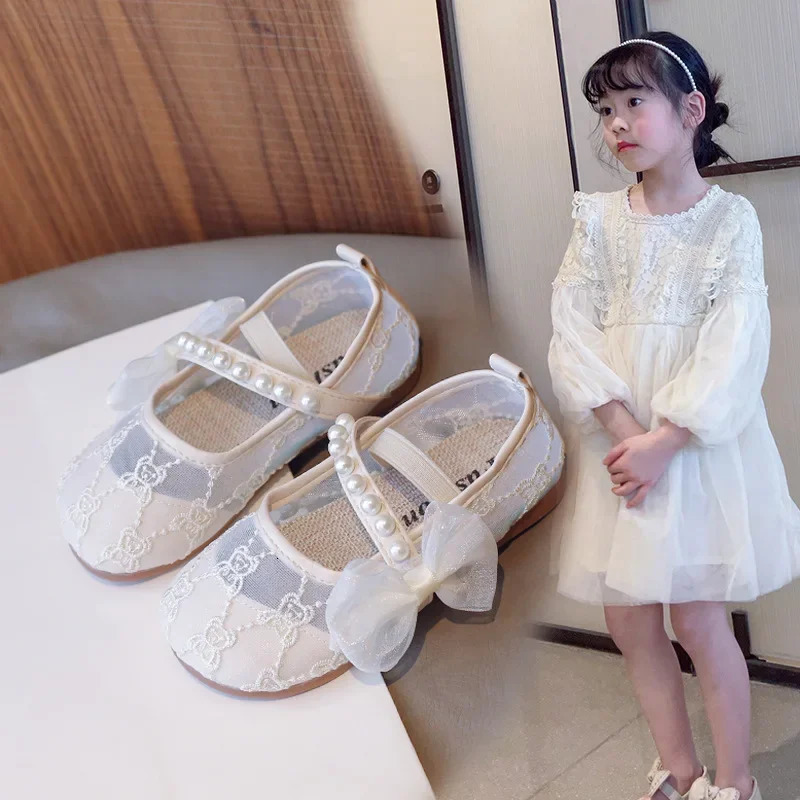 Childrens Elegant Lace Flats Summer Girls Pearl Cute Bow Breathable Sweet Princess Fashion Shoes for Party Wedding Show 241220