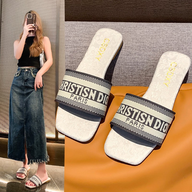 Free Shipping 2025 new designer sandals slippers flat Square toe casual embroidery sandals slides womans sandal outdoor Slipper woman shoes szie 36-42