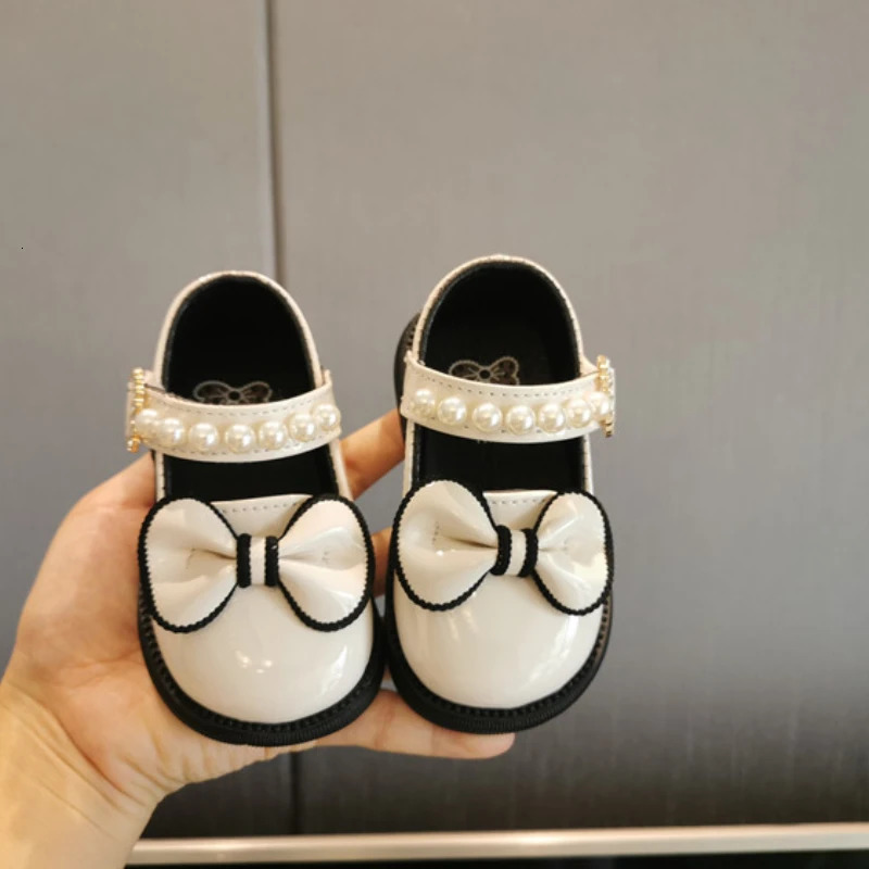 Zapatos 0-3-year Old Baby Walking Shoe Soft Sole Leather Shoes Dress for Girls Pearl Mary Jane Shoe Lolita Shoes Kids Shoe 241220