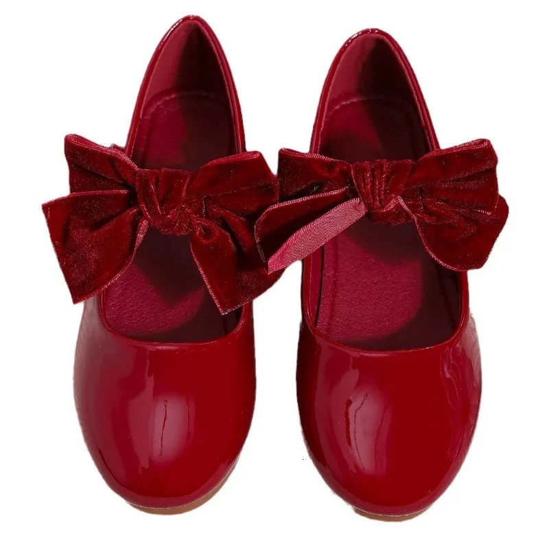 Fashionable Flat Campus Slip-On Shoes for Beautiful Girls Suitable for Spring and Autumn Girls Red Soft Soled Princess Shoes 241219