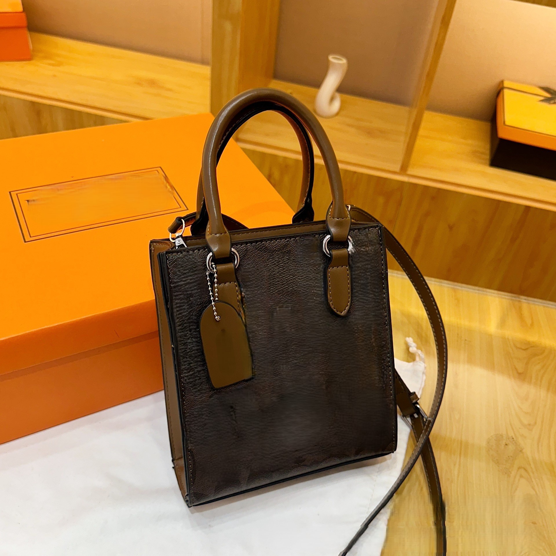 C Home 2024 New Autumn/Winter Cross border Fashion Retro Printed Women's Bag Tote Bag Versatile Handheld Single Shoulder Diagonal Cross Bag