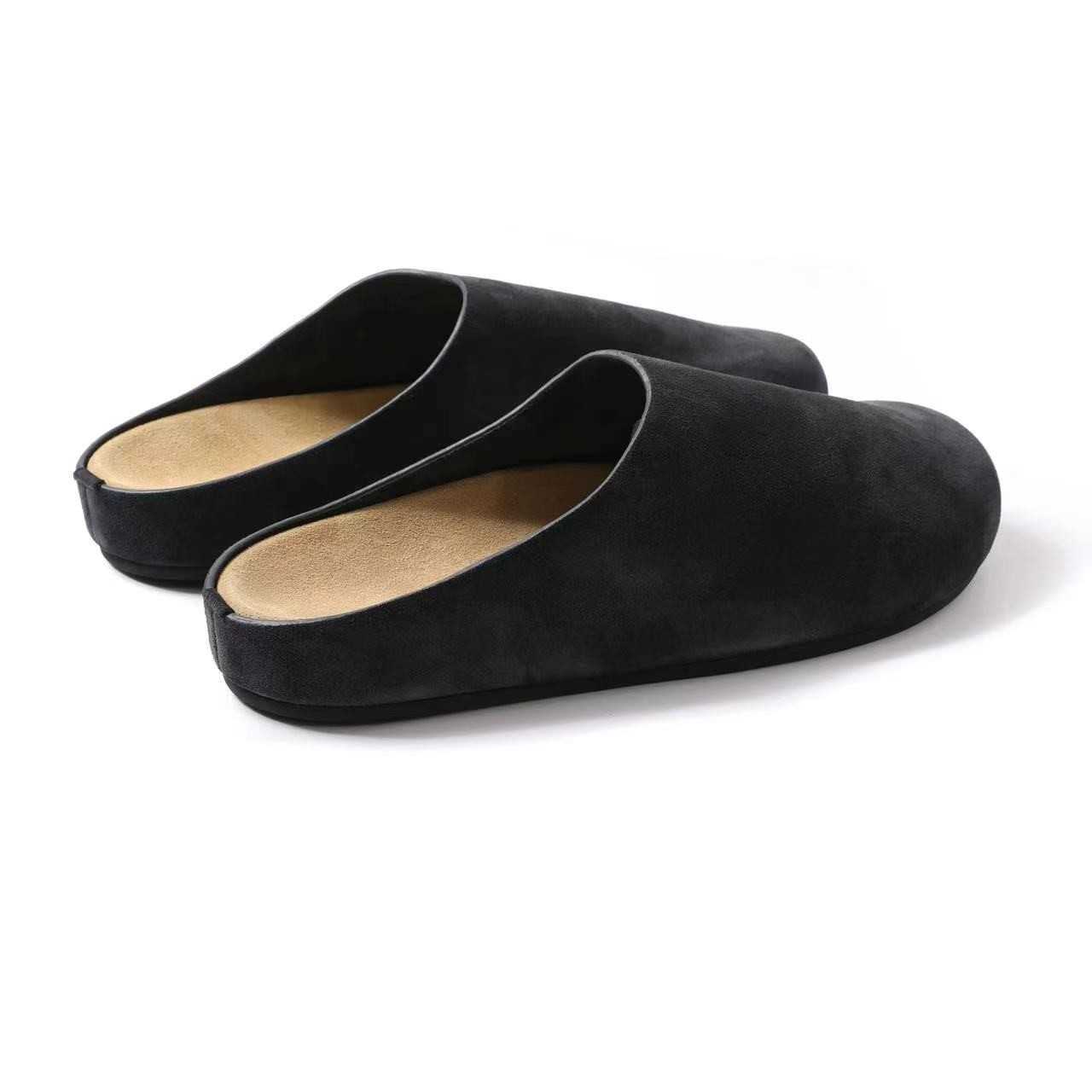 slides clogs Men women wear plus size Boken slippers for autumn 2024. They can be worn as outerwear in suede leather with one foot and flat bottom