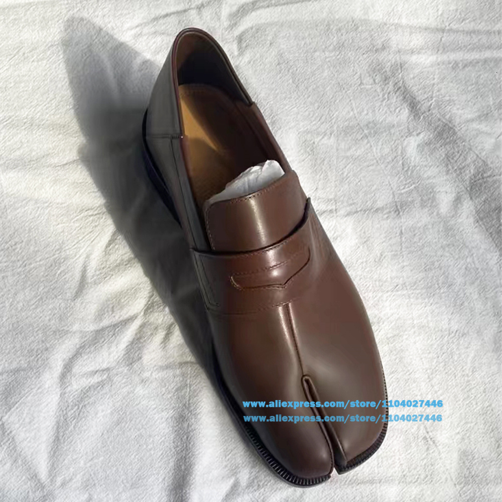 Tabi Men's Loafers Slip-On Leather Soft Soles Single Brand Flats Casual Men Shoes