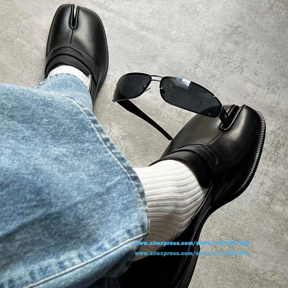 Slip-On Tabi Men's Split Toe Loafers Single Black Glossy Leather Soft Soles Brand Casual Men Shoes