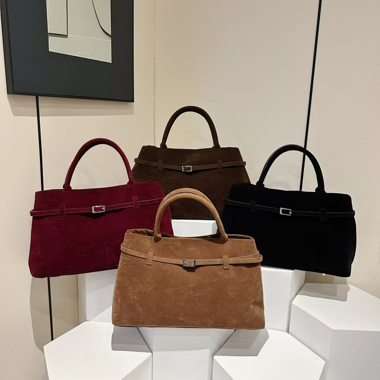 Women's Designer Tote Bags: Matte Leather Bag with Large Capacity - Big Shoulder Handbags for Shopping and Travel