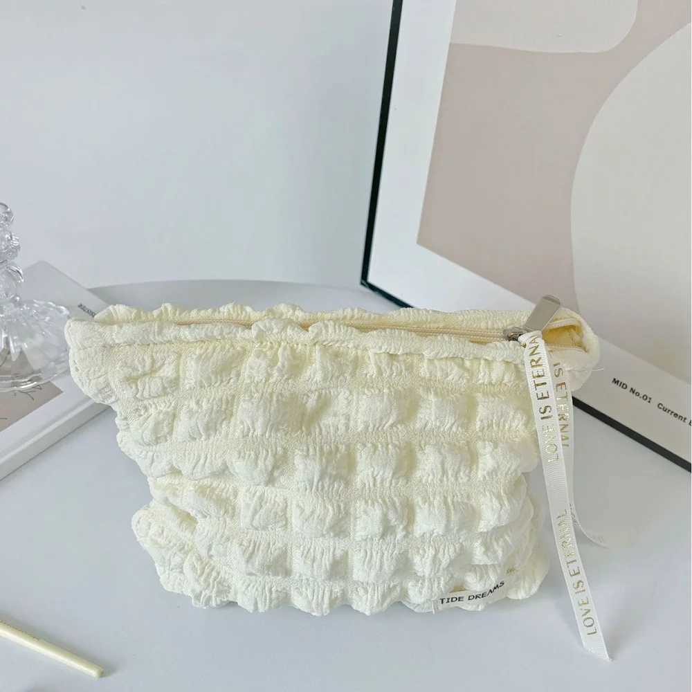 Hot Sale Ins Cute Candy Bubble Womens Makeup Storage Bag Portable Cosmetics Tolietry Bag Womens Cloud Travel Organizer Zipper Bag Z241219