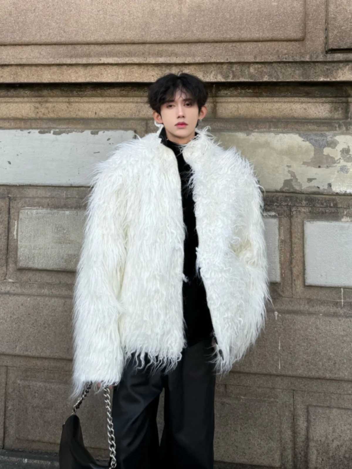 2024 Winter Clothing New Fashion Street Clothing imitates mink fur mens high-end mens long sleeved faux fur white coat W241220