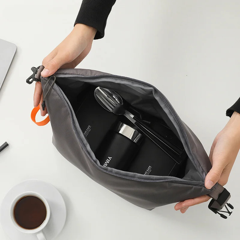 insulated lunch box handbag with large capacity folding lunch bag simple and stylish to work with 241217