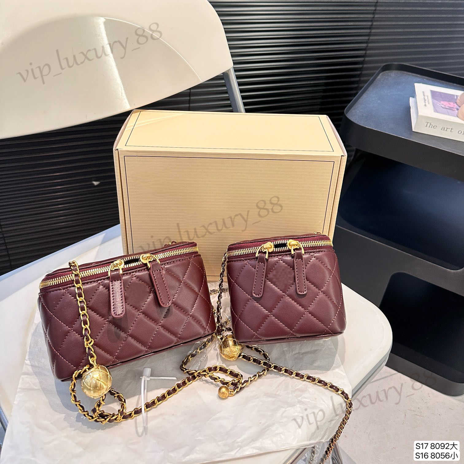 Designer Mini Makeup Bag Vanity Box Calfskin Leather Ladies 8 Colors Gold Ball Adjustable Matelasse Chain Shoulder Cross Body Handbag with Mirror Zipper Case