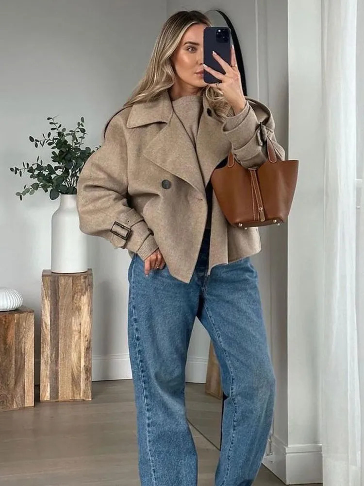 Fashion Grey Lapel Woolen Cropped Jacket For Women Chic Double Breasted Long Sleeves Short Coat Fall Lady Street Outerwear 241220