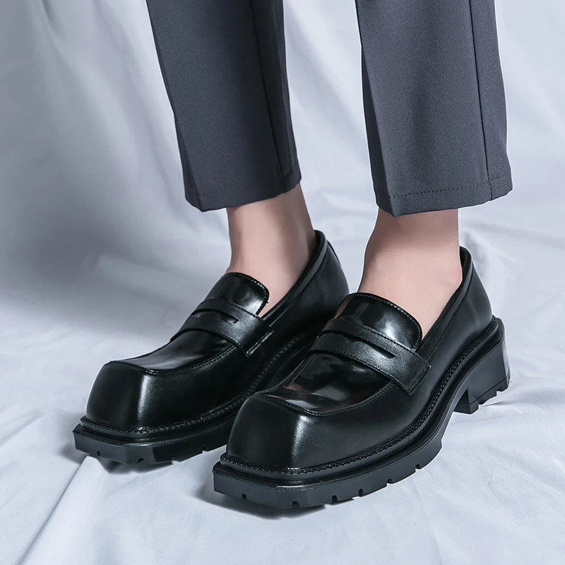 Fashion Retro Square-toe Mens Derby Shoes Thick Sole Slip-on Patent Leather Original Leather Shoes Stylist Mens Shoes 241220