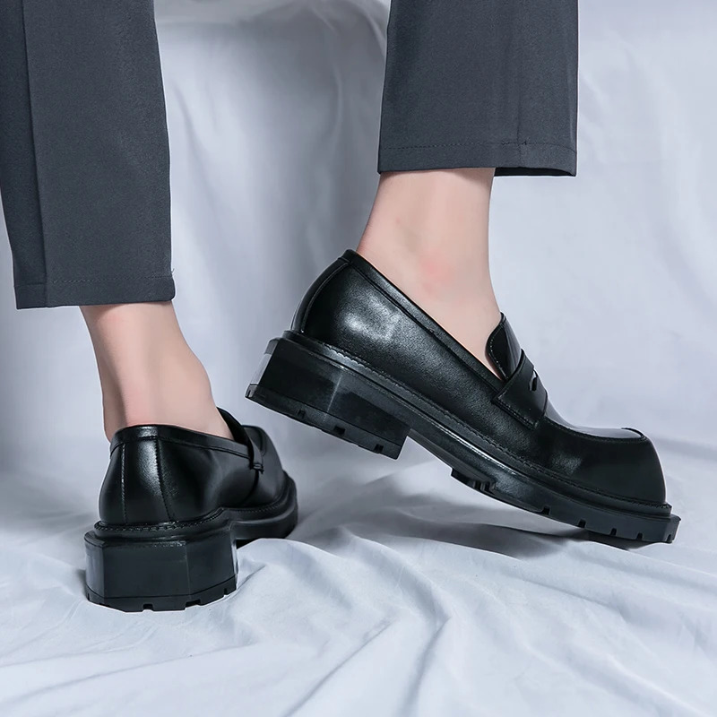 Fashion Retro Square-toe Mens Derby Shoes Thick Sole Slip-on Patent Leather Original Leather Shoes Stylist Mens Shoes 241220
