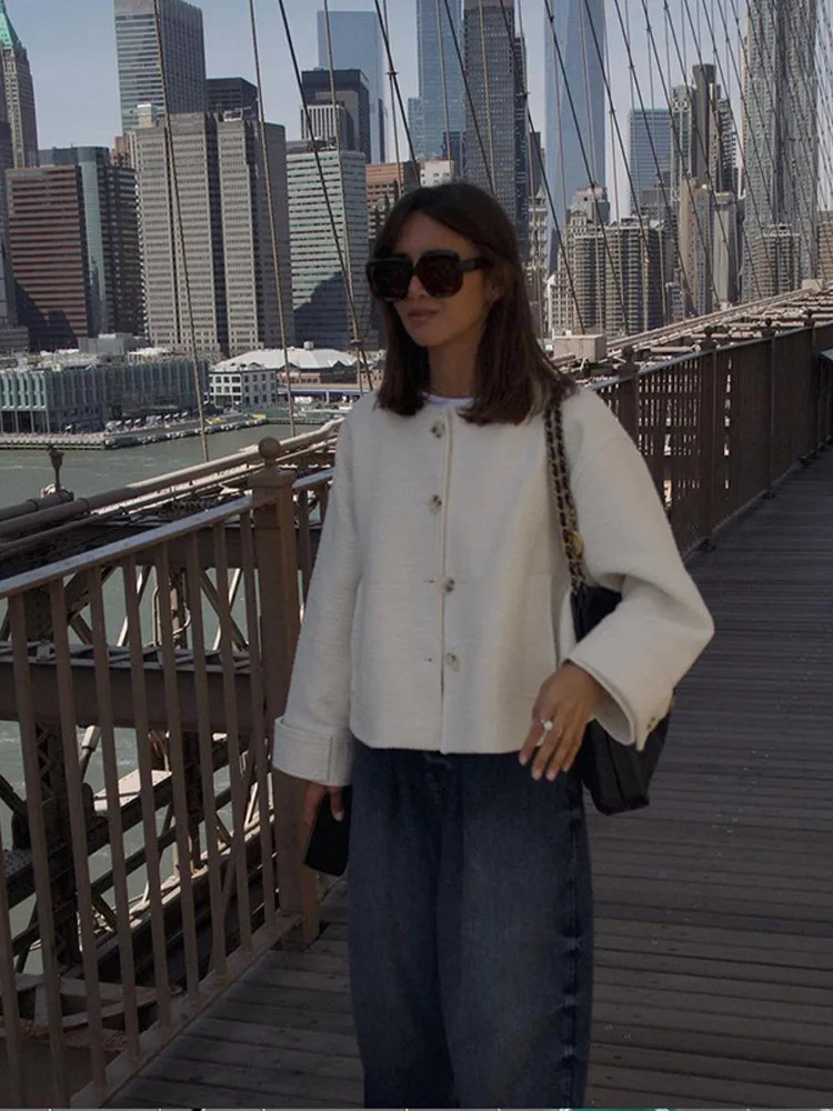 Elegant White O-neck Short Jackets For Women Fashion Long Sleeve Single Breasted Woolen Coats Female High Street Outwear 241220