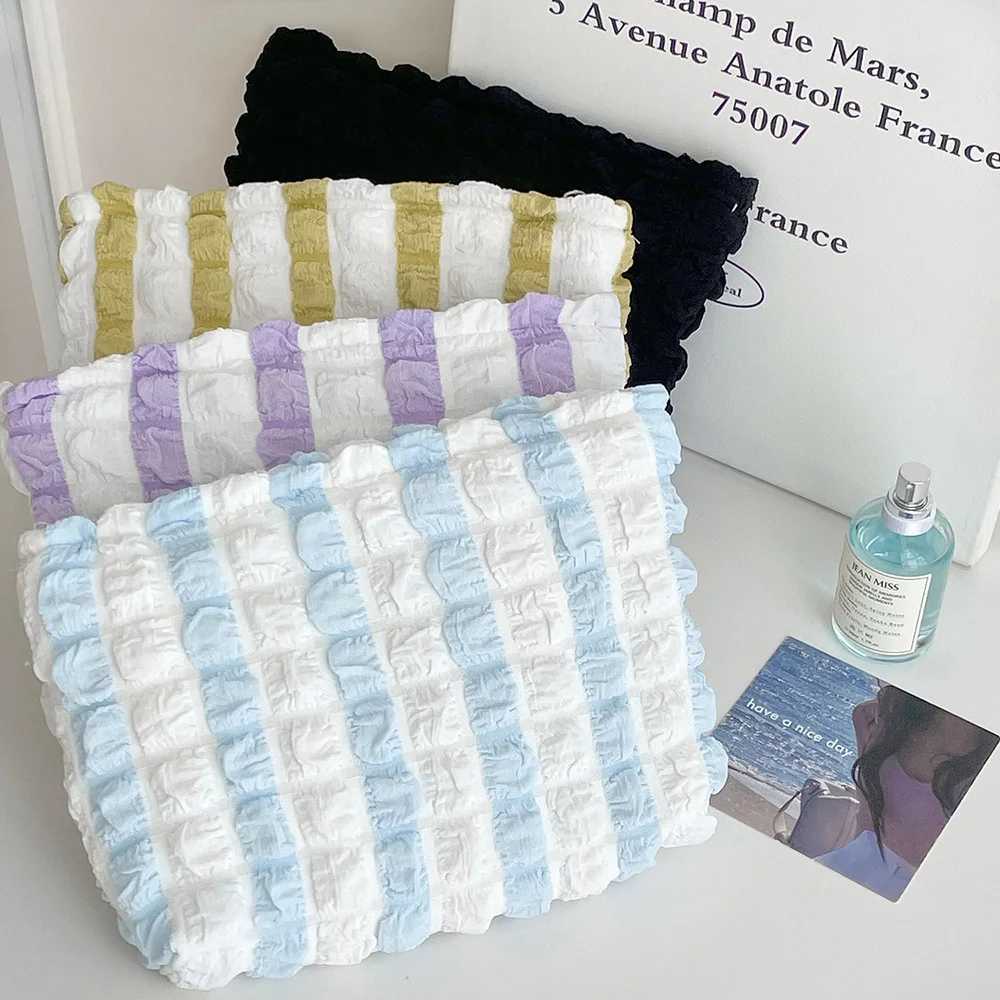 Hot Sale Ins Cute Candy Bubble Womens Makeup Storage Bag Portable Cosmetics Tolietry Bag Womens Cloud Travel Organizer Zipper Bag Z241219