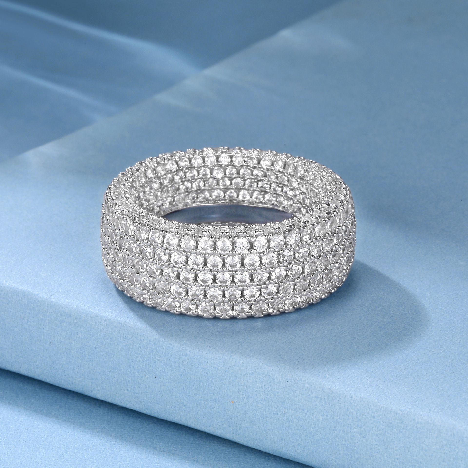 Choucong Brand Ins Top Sell Gorgeous Luxury Jewelry 10KT White Gold Fill Pave White Lab Moissanite Diamond Eternity Party Women Circle Engagement Band