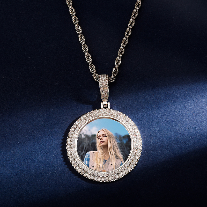 Fine Quality Custom Photo Round Pendant Necklace 18k Gold Iced Out Cubic Zirconia DIY Picture Frame Diamond Necklaces For Lovers Family Friends Memori