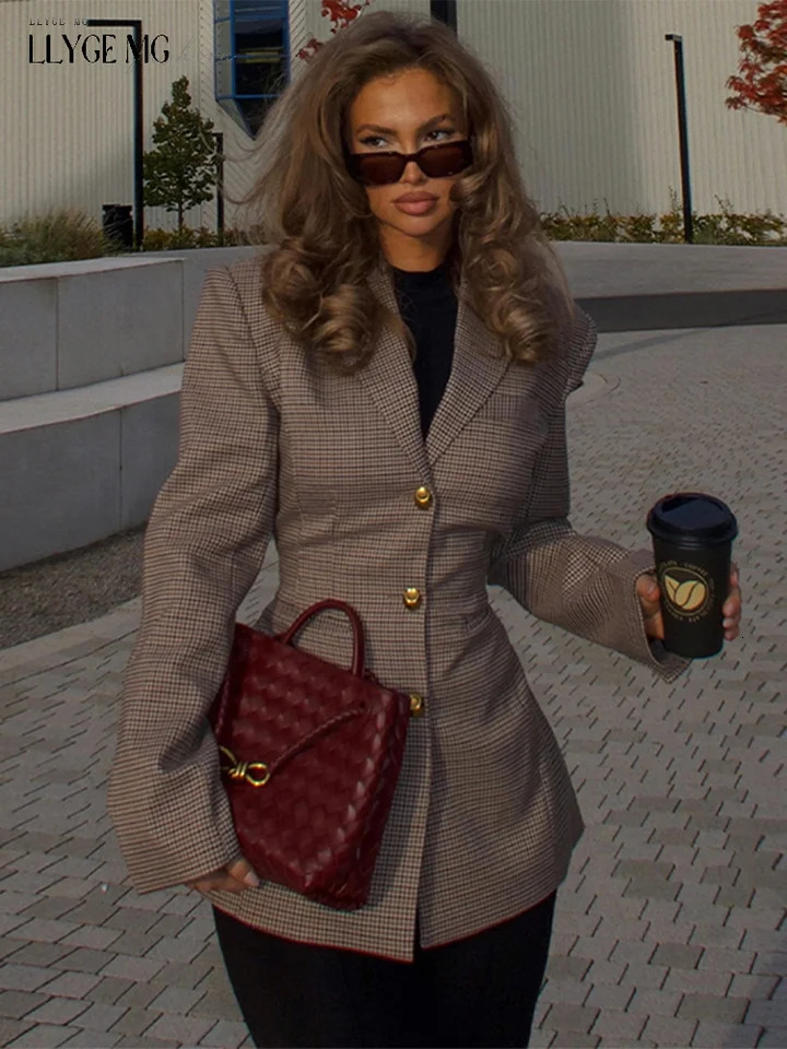 Plaid Coat Women Belt Autumn Winter Slim Lapel Buttons Pockets Outerwear Female Long Sleeve Vintage Jacket Lady High Street Chic 241220