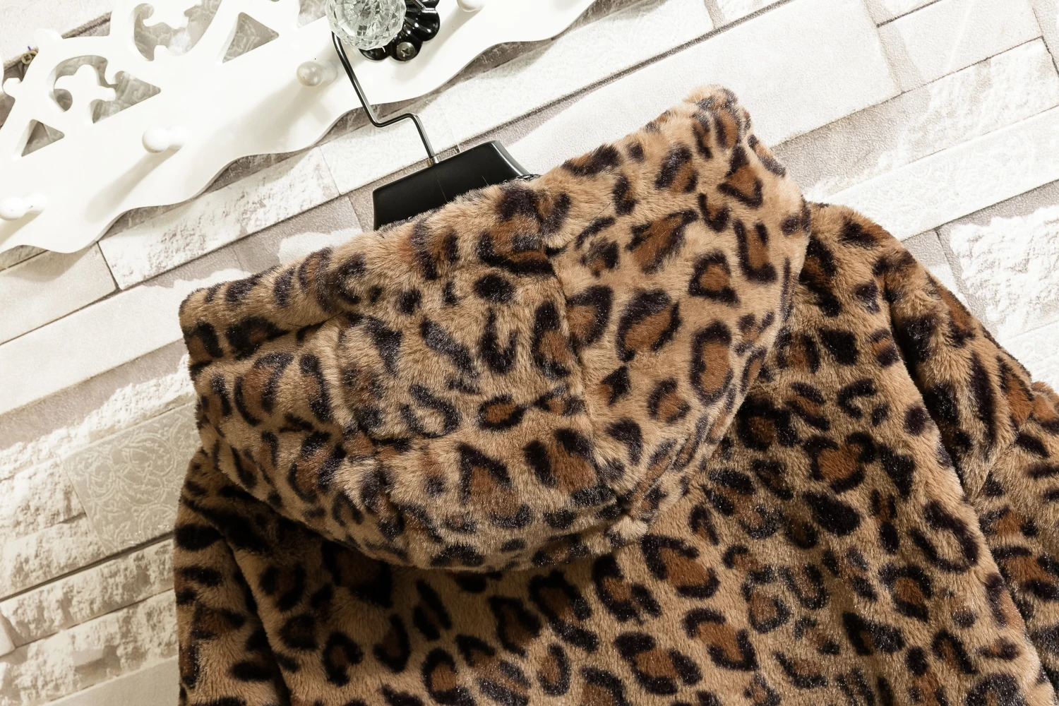 Fallwinter Leopard Print Jacket Loose and Comfortable Cottonpadded Fashion Mens Womens Autumn Warm 241217