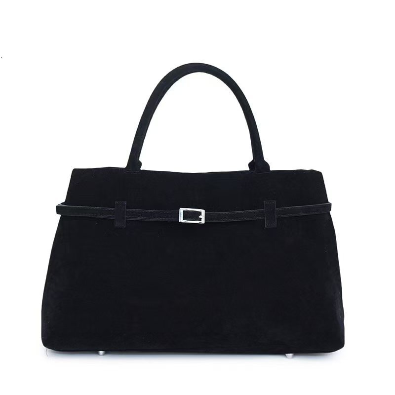 Women's Designer Tote Bags: Matte Leather Bag with Large Capacity - Big Shoulder Handbags for Shopping and Travel