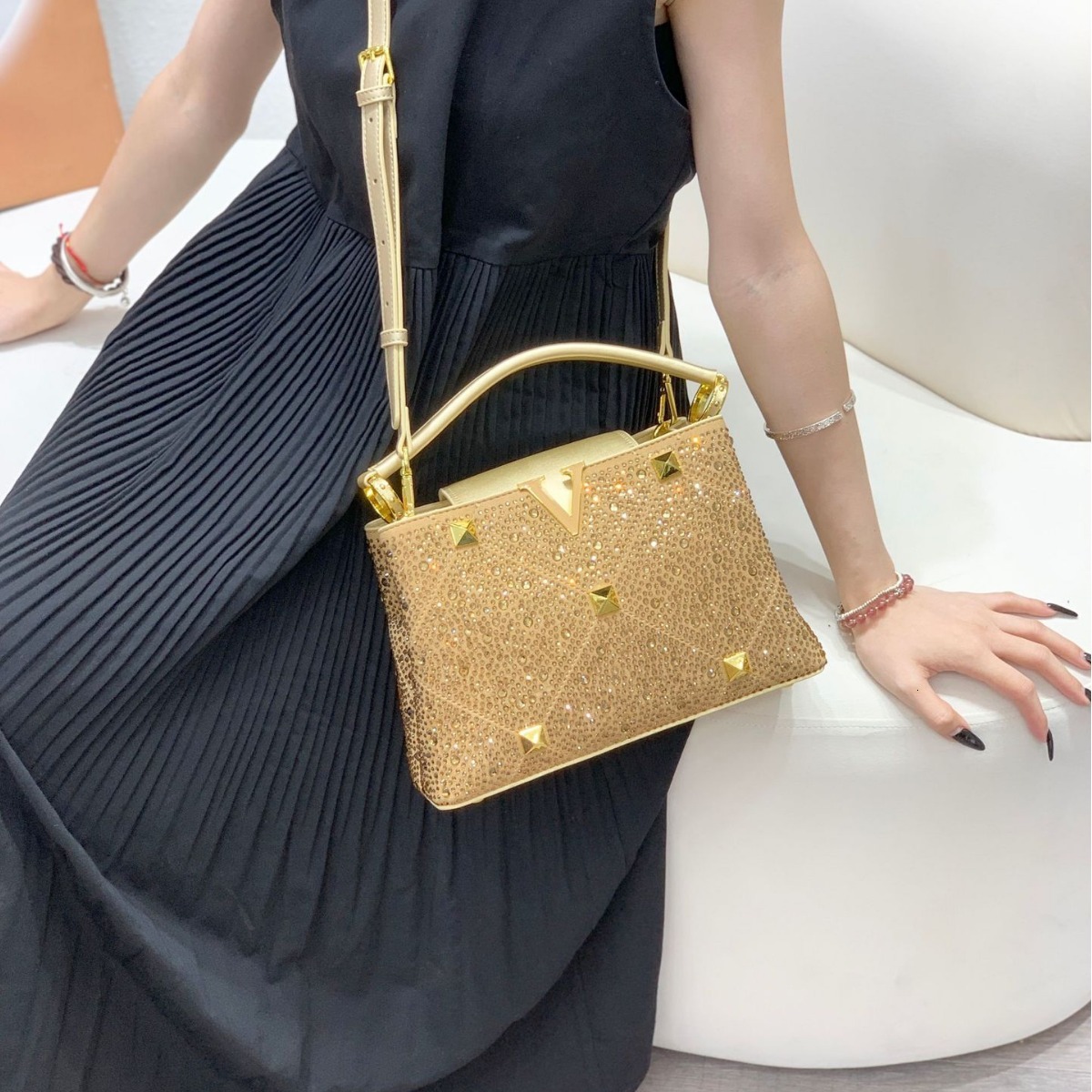 Women's Bags Top Designer Dias Leather Rivets Women's Handbags Ladies Fashion Shoulder Crossbody New Evening Shell Bag