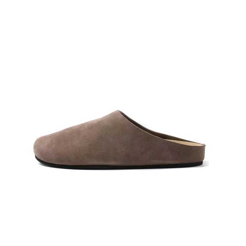 slides clogs Men women wear plus size Boken slippers for autumn 2024. They can be worn as outerwear in suede leather with one foot and flat bottom