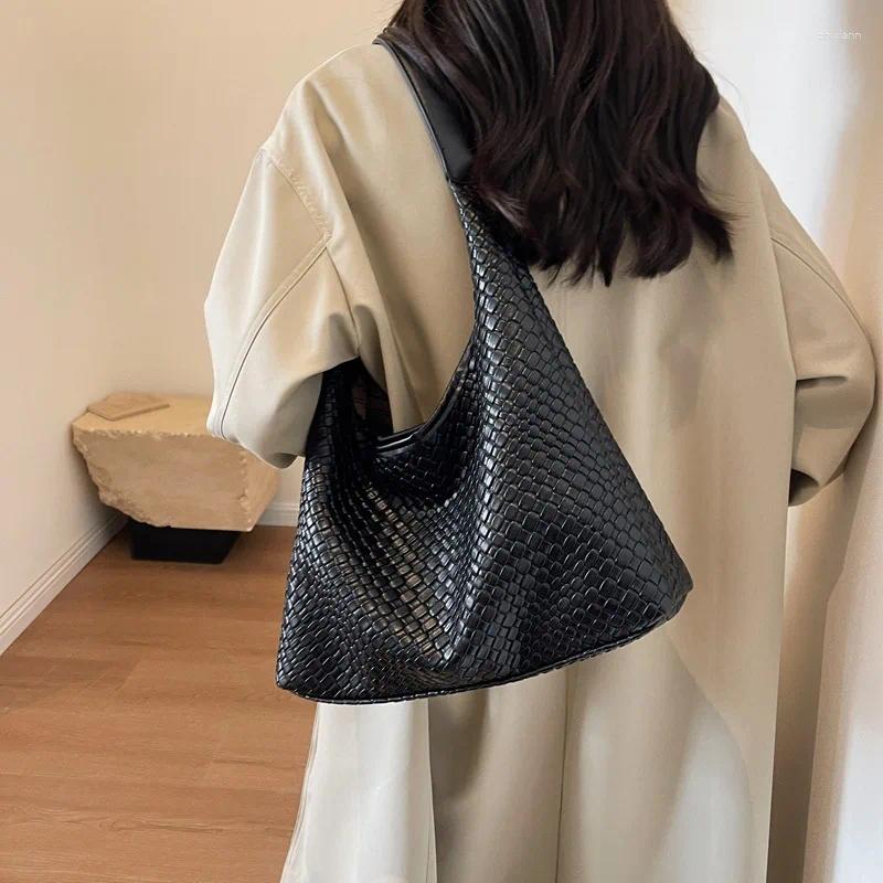 Free Shipping Totes Large Capacity Women's 2024 Fashionable Versatile Texture Shoulder For Autumn And Winter Commuting Designer Bag Luxury Bag To