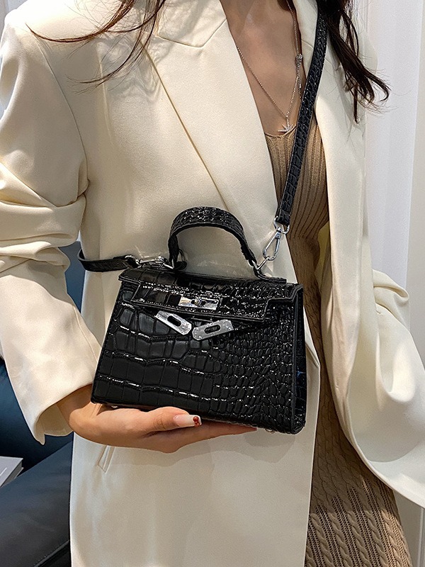 Hot new free shipping designer bags for womens black green sliver gold white Fashionable hand-held small square bag single shoulder crossbody bag