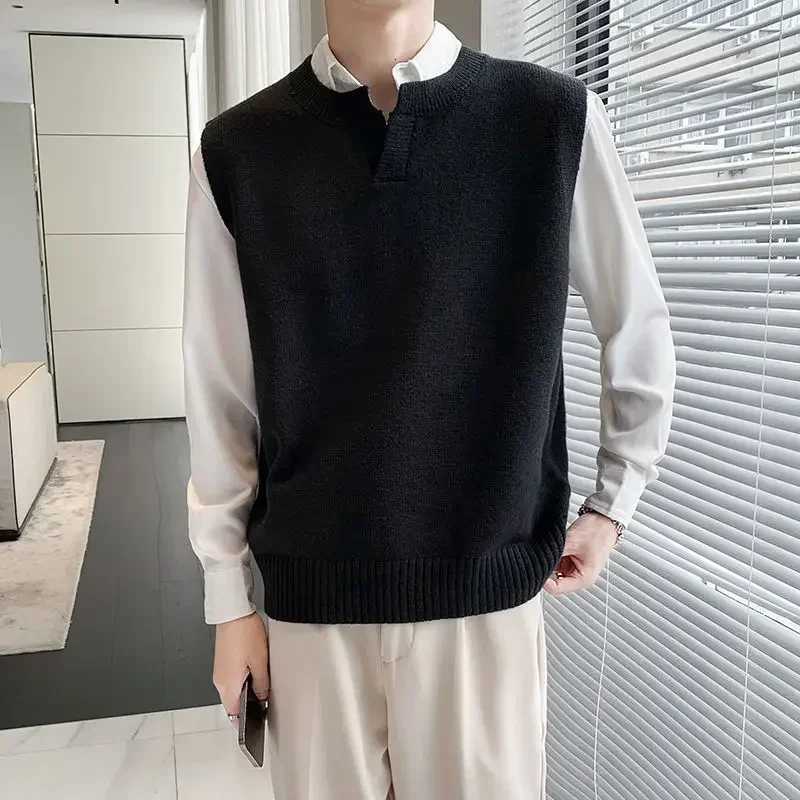 Knitted Sweaters for Men Waistcoat Black Man Clothes V Neck Vest Plain Sleeveless Solid Color Elegant Korean Fashion 2024 AutumnXJ241221