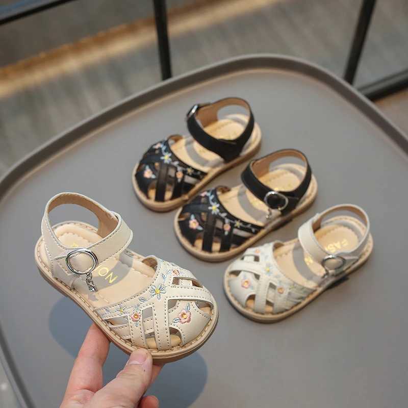 Sneakers Fashion Children Sandals Beige Cover Toe Soft Bottom Girls Beach Shoes Middle Large Childrens Outdoor Casual Beach Kids Sandals H241221