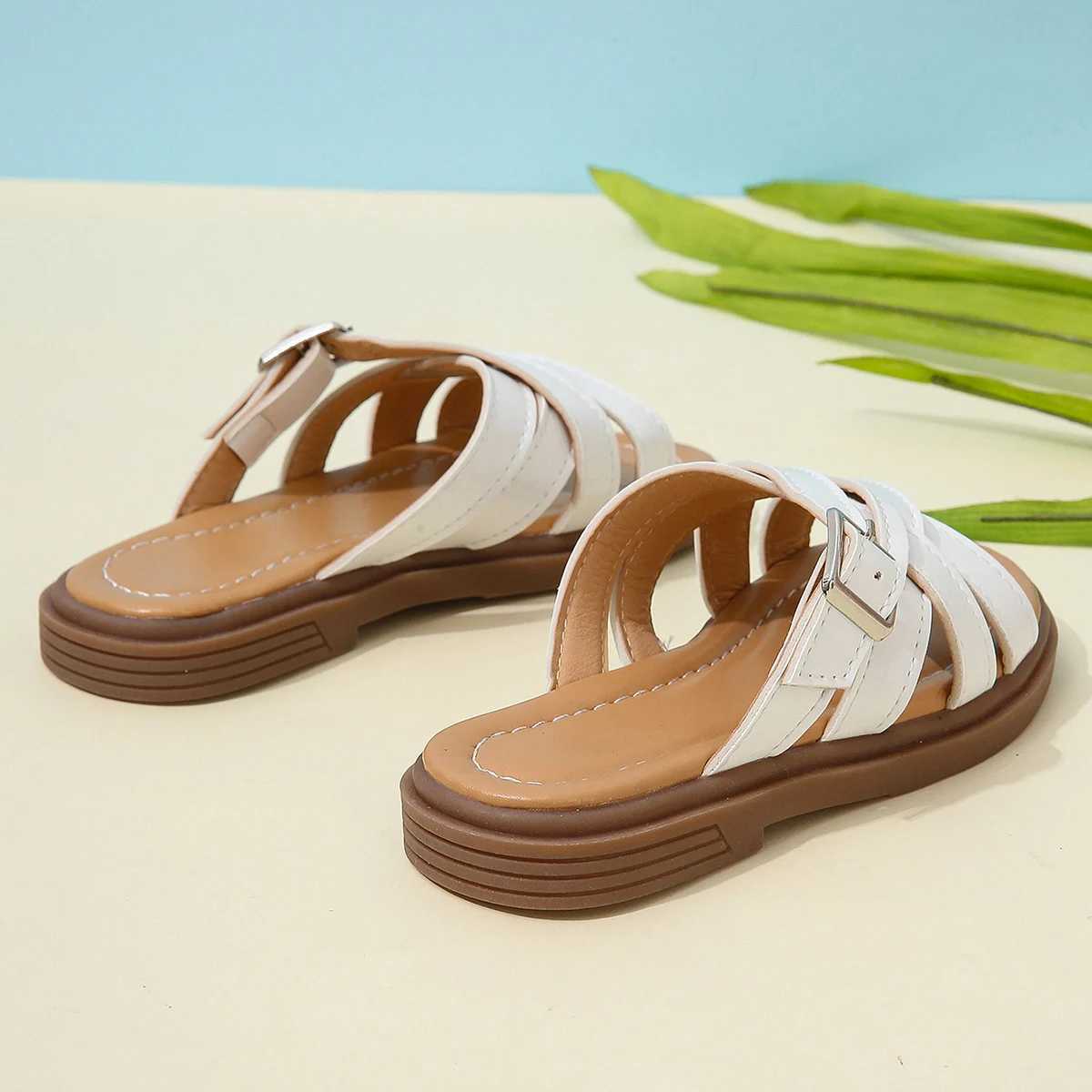 Sneakers Girls sandals new summer medium and large children princess shoes soft sole shoes H241221