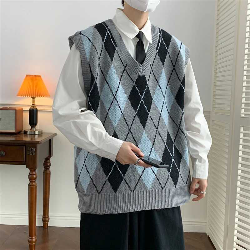 Men 2024 Spring Autumn Vintage Checkered V-neck Vest Male Loose Sweater Tank Tops Mens Plaid Knitted Sleeveless Tops K475XJ241221