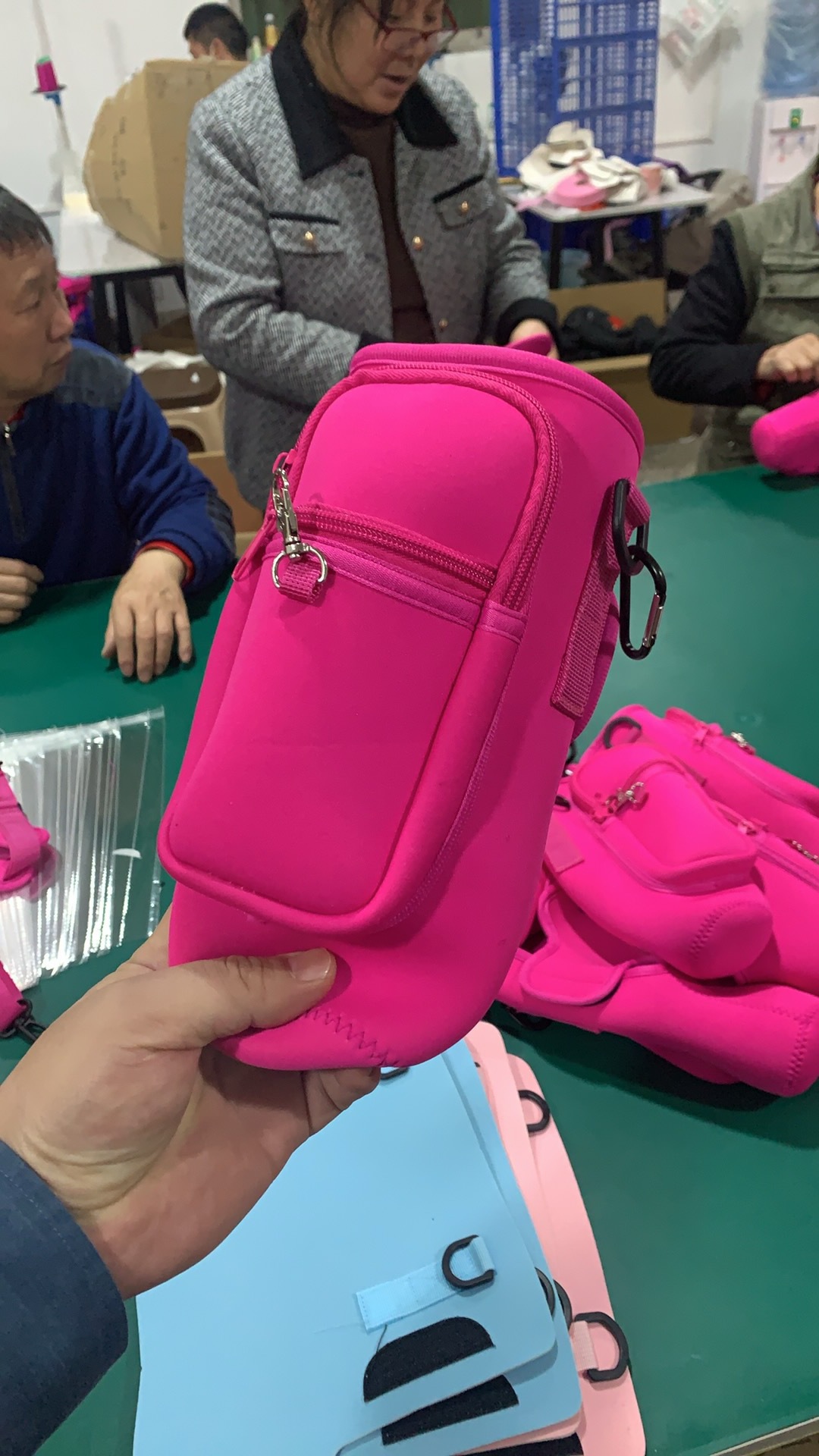 Durable Neoprene Water Bottle Carrier Bag for Tumbler 40 oz with zipper pocket and adjustable Strap water bottle sleeveWLL2487