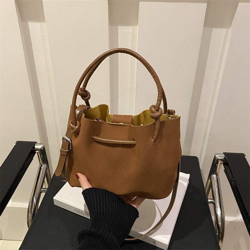 New trendy personalized texture bucket trendy designer temperament fashionable shoulder bag simple frosted shoulder crossbody bag bag