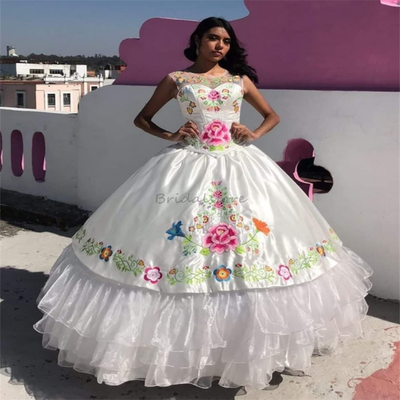 White Mexican Quinceanera Dress Charro Embroidery Flower Birthday Party Cosplay Vestidos De 15 Anos Xv Debutante Halloween Costume Sweet 16 Dress Robe