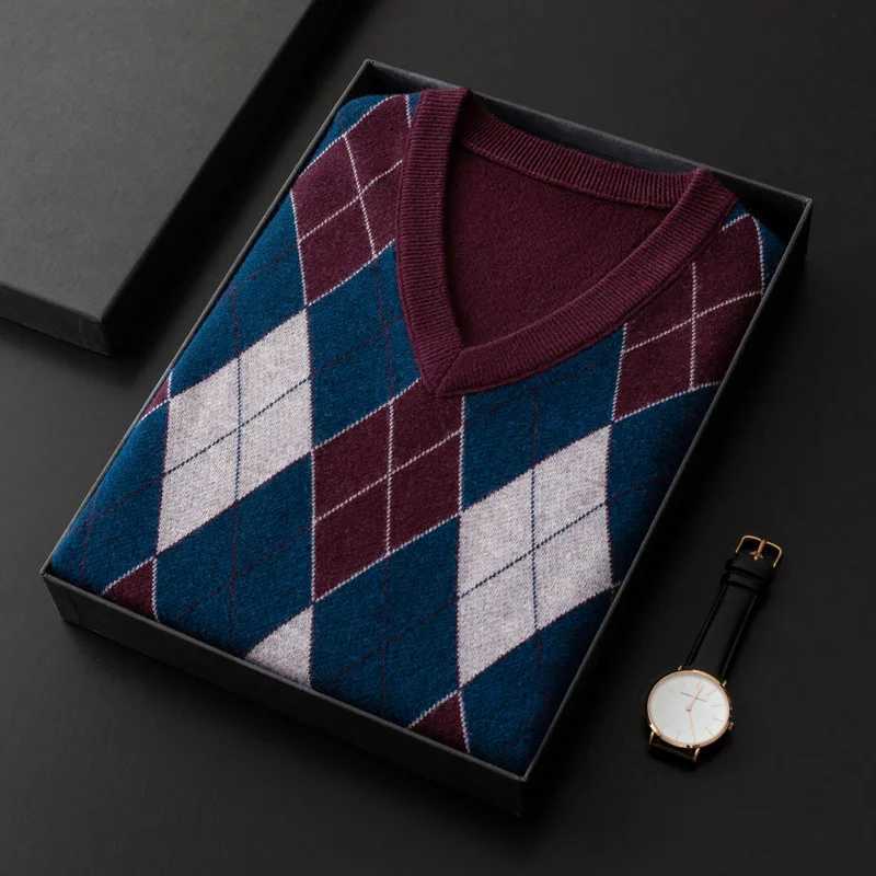 Middle-aged Mens Pullover Sweater Fashion Trend Color Diamond Plaid Sleeveless Vest in Autumn and WinterXJ241221