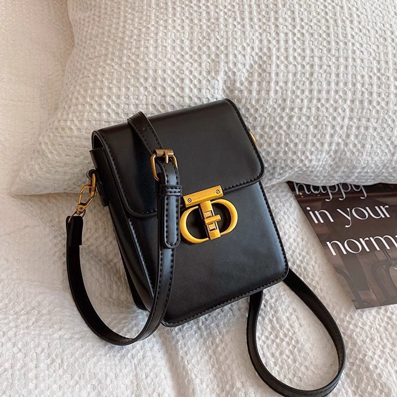Free shipping New Single Shoulder Bag for Women Leisure Metal buckle flap womens brown black crossbody messenger bag