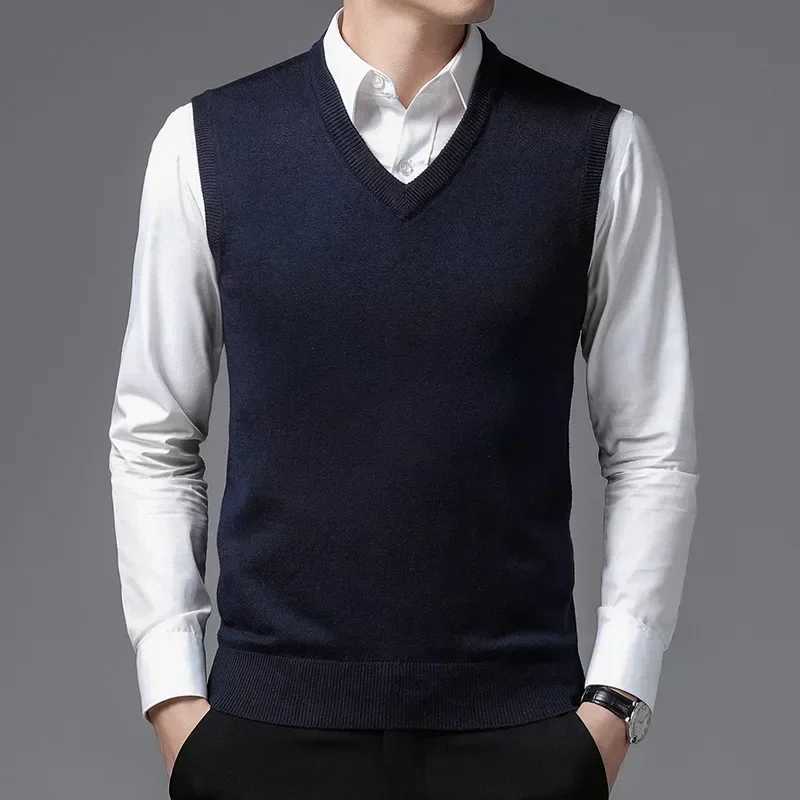 Vests for Men Solid Color Sweater Casual Fashion Warmth Top Sleeveless Business Knitwear Fashion Mens Jumpers Autumn WinterXJ241221