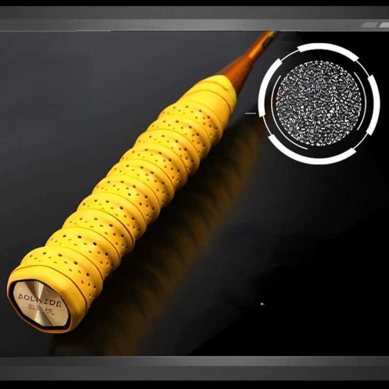 Multi color professional carbon fiber racket weighing up to 32 pounds without grip and wristband 5UW241221