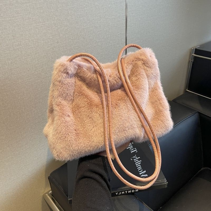 Multifunctional Instagram Women s Cute Plush Autumn Winter New Shoulder Bag Super Hot Handbag Designer Plush Bag bag
