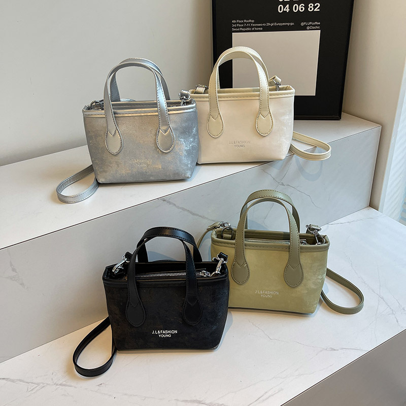 new fashion Korean designer handbag niche simple small square bag high end fashion shoulder crossbody bag bag