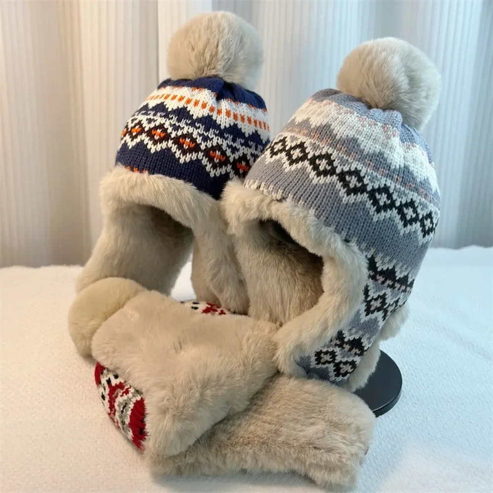 Fashionable autumn and winter warm hat plush retro Lei Feng hat windproof and cold proof womens ski hat 241220