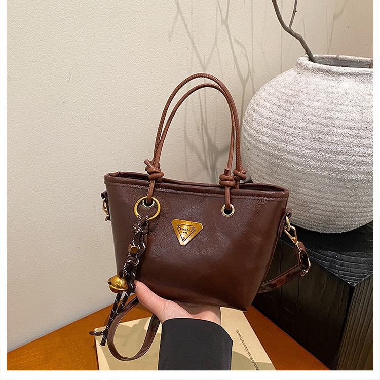 Simple Fashion Handbag New Designer Texture Bucket Fashion Solid Color Commuter Single Shoulder Crossbody Bag bag