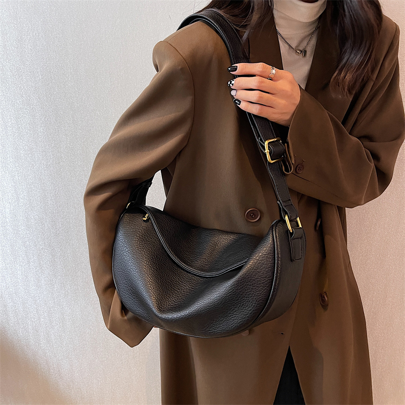 LEFTSIDE Large Crossbody For Women 2022 Winter High Capacity Handbags Solid Soft Shoulder Bags Females Travel Hobos Bag